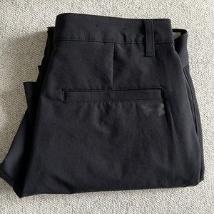 Mens Under Armour black golf pants - 32x30